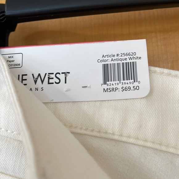 New Size 14 Nine West Antique white jeans 98% cotton 2% spandex 🍀🍀🍀🍀 - Picture 7 of 8